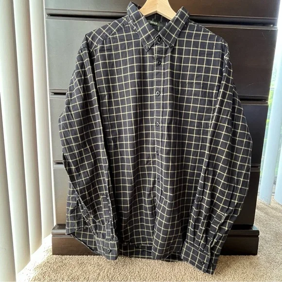 Eddie Bauer Button-Down - Picture 2 of 9